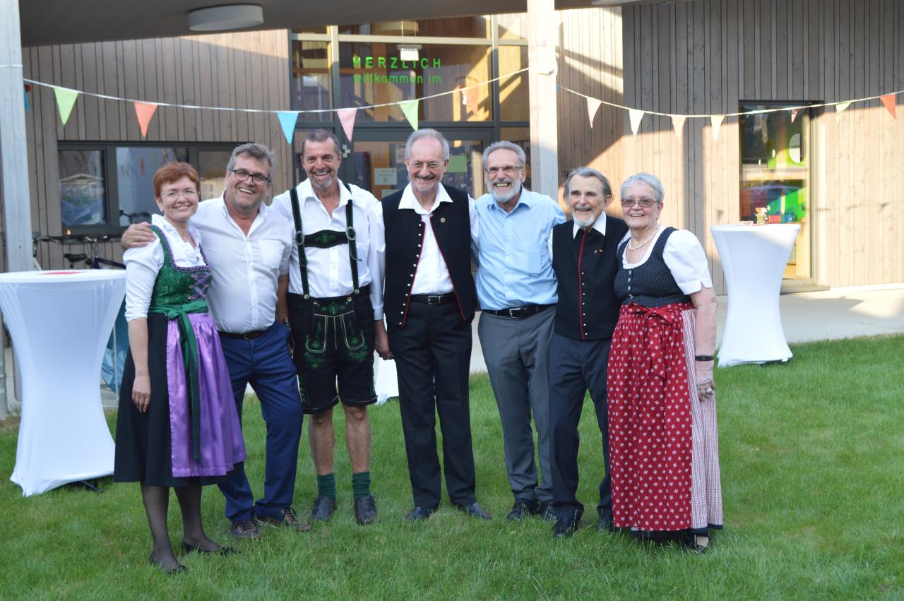 Das Bibliotheksteam der ersten Stunde der Donauschwäbischen Bibliothek und Archiv Dr. Georg Wildmann